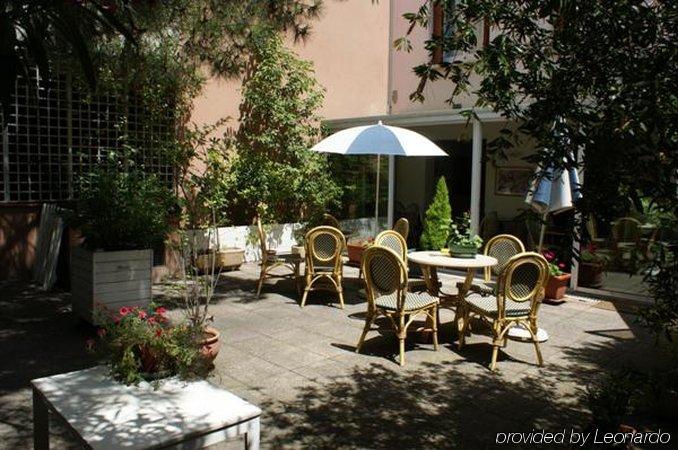 Garden Hotel Toulouse Ngoại thất bức ảnh